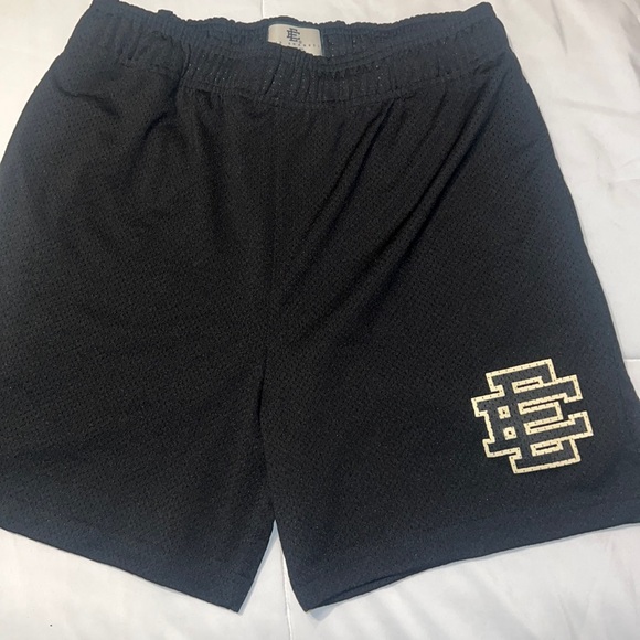 BRAND NEW NEVER WORN size XL 100% authentic.